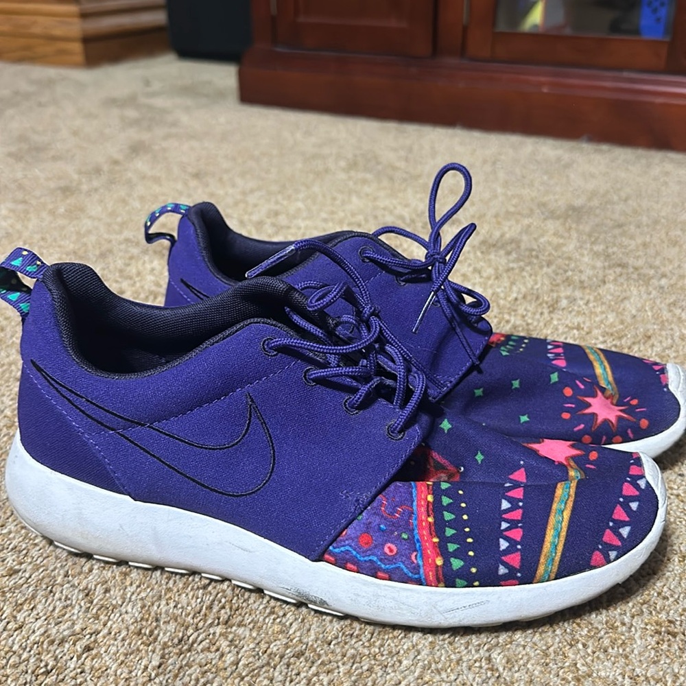 Nike Purple Shoes in a size 9